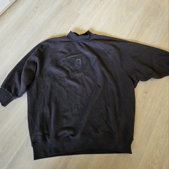 Fear of God Essentials 1977 MOCK Neck Sweatshirt 3/4 Sleeve Oversized - Picture 1 of 7